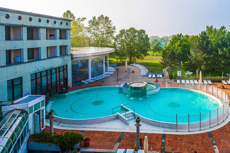Lipa Hotel レンダヴァ エクステリア 写真